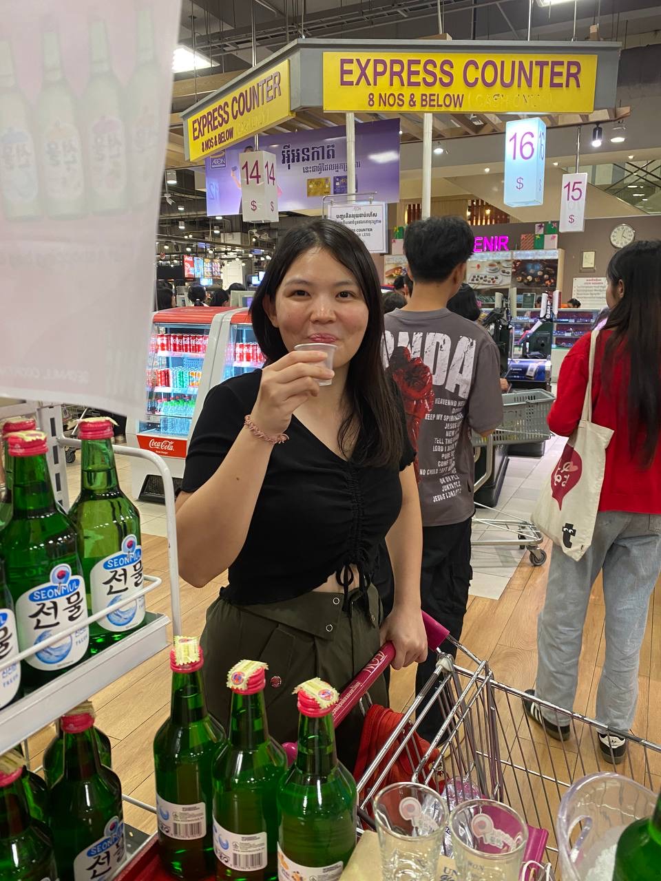 Seonmul wine tasting and special offers at AEON Mall 1 by Siam Winery